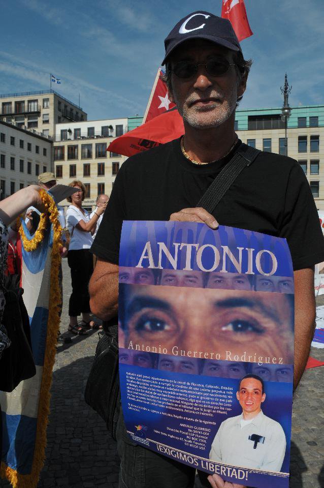 Kundgebung für die Freiheit der CUBAN FIVE vor der US-Botschaft Berlin, 12.09.2010