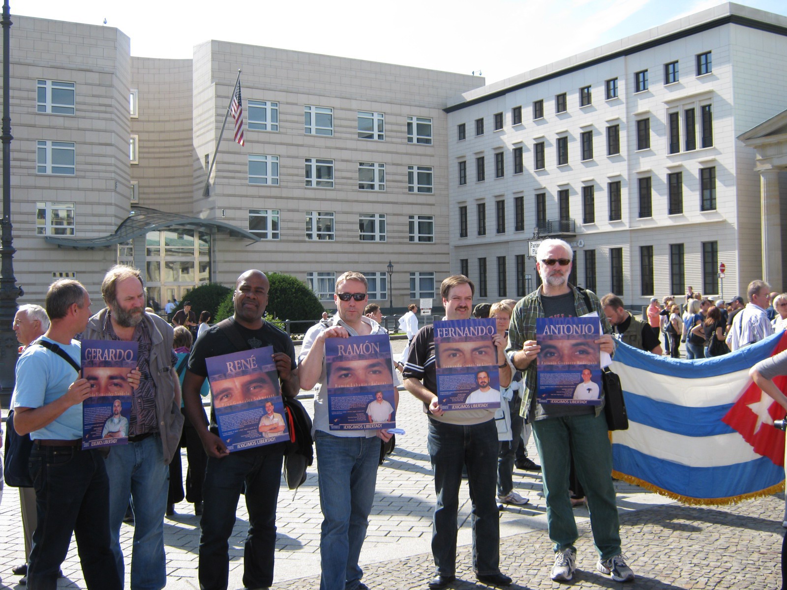 Kundgebung für die Freiheit der CUBAN FIVE vor der US-Botschaft Berlin, 12.09.2010
